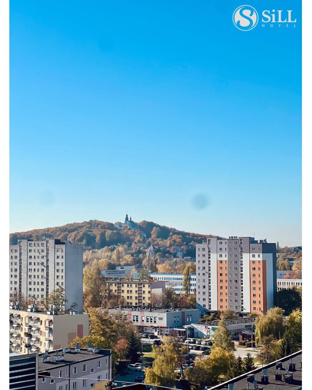 Hotel Sill キェルツェ エクステリア 写真