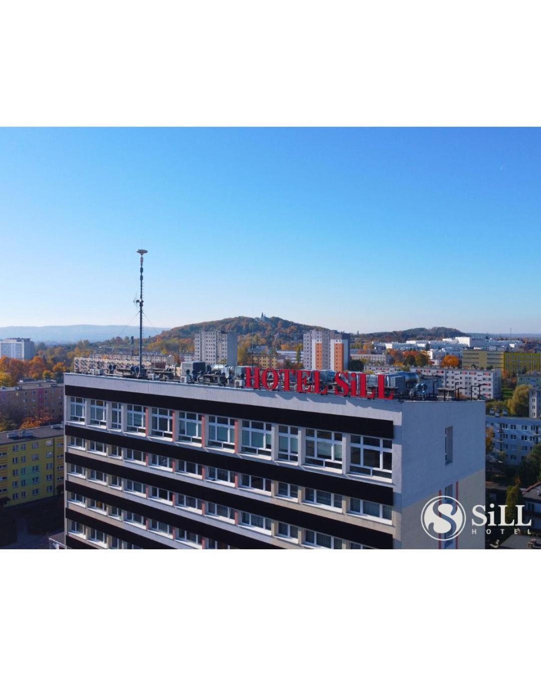 Hotel Sill キェルツェ エクステリア 写真